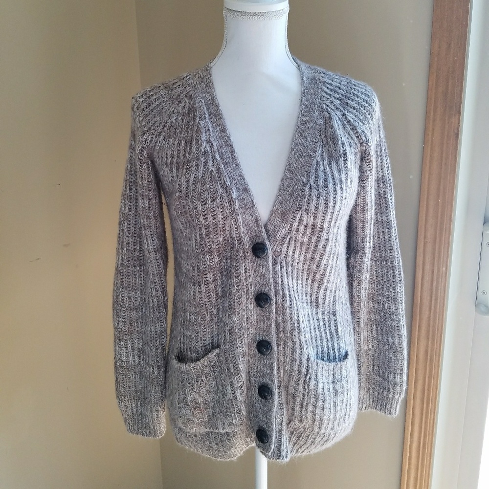 Cute cardigan sweater with elbow patches ❤